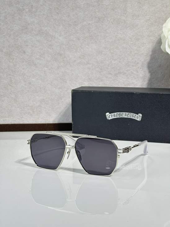 Picture of Chrome Hearts Sunglasses _SKUfw77364874fw